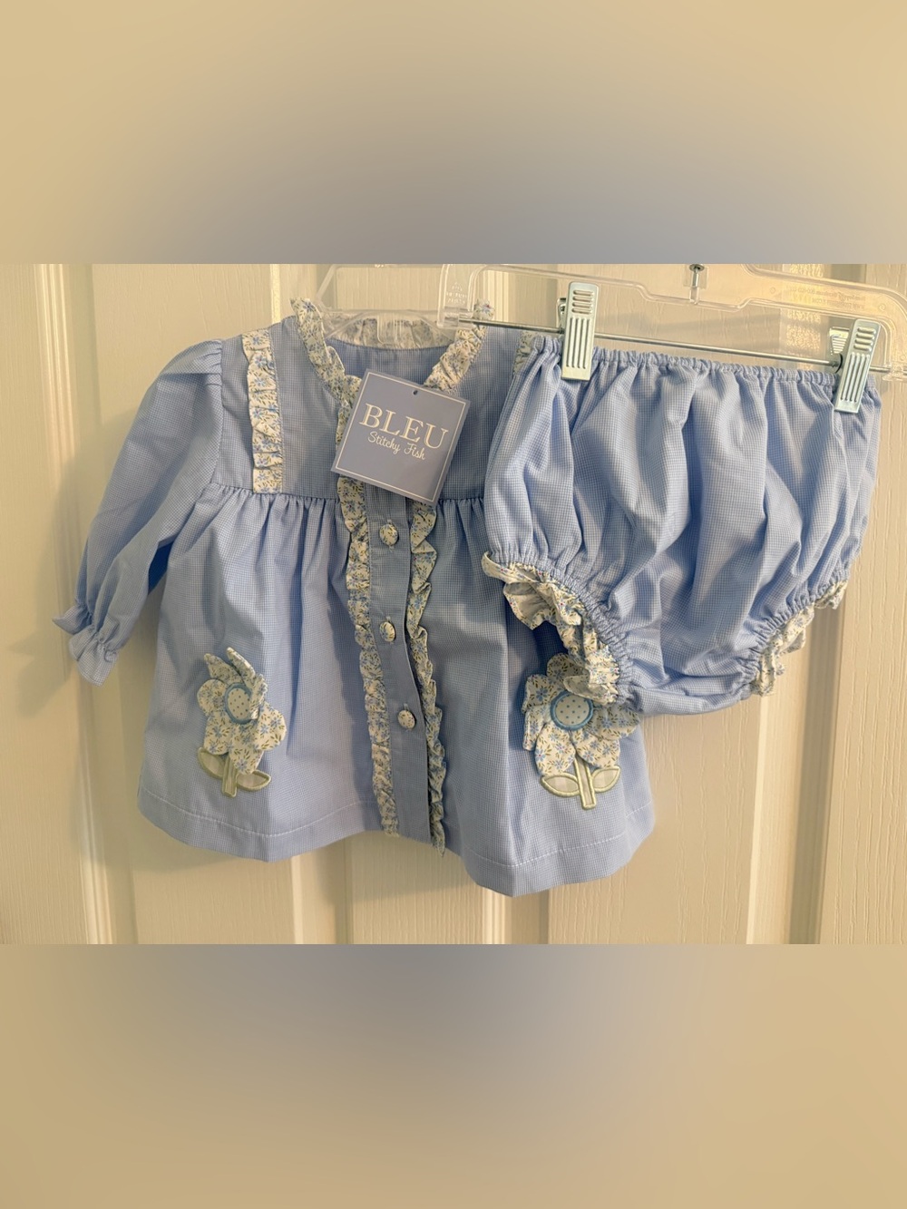 Stitchy Fish - Bleu - NWT Gingham Long Sleeve Floral Diaper Set - size 9 month